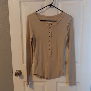 We The Free Tan Long Sleeve Henley Top New Without Tags PTP 18"
